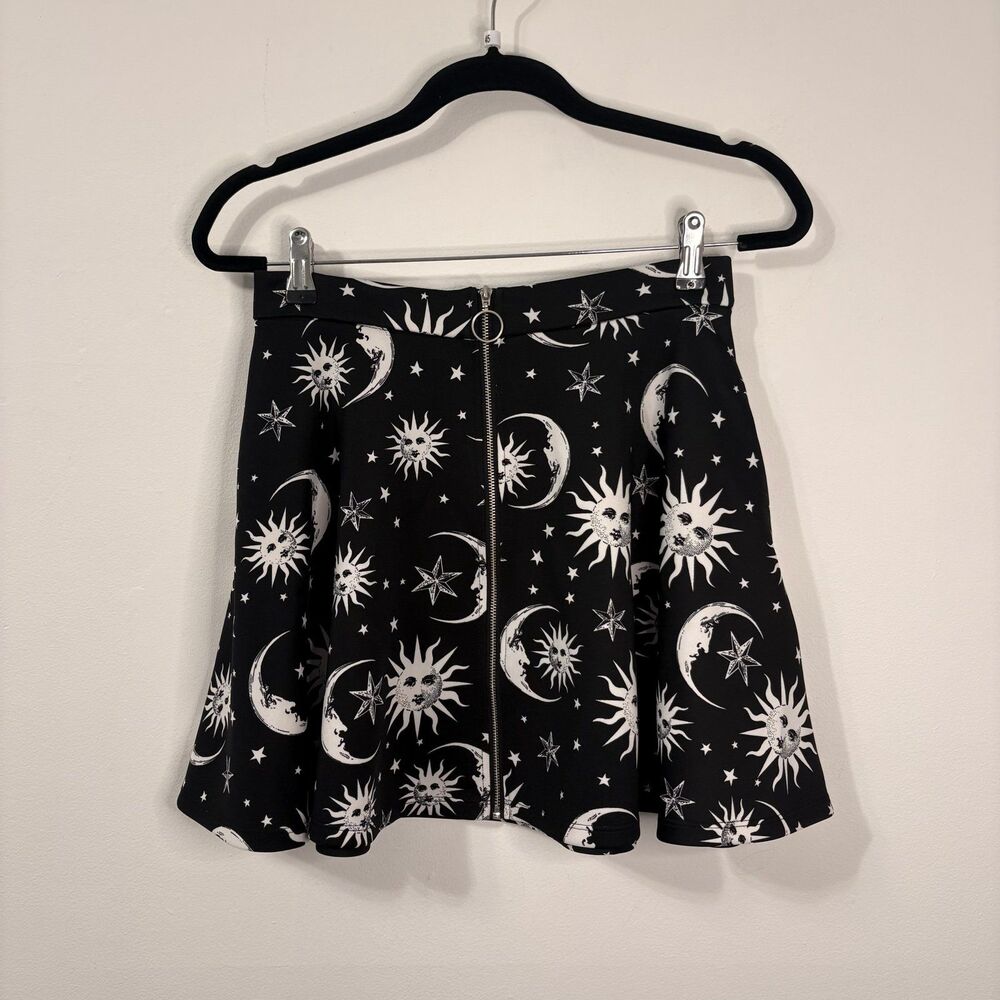 Hot Topic Celestial Black Sun Moon Stars Mini Skirt Sz S - Picture 4 of 4
